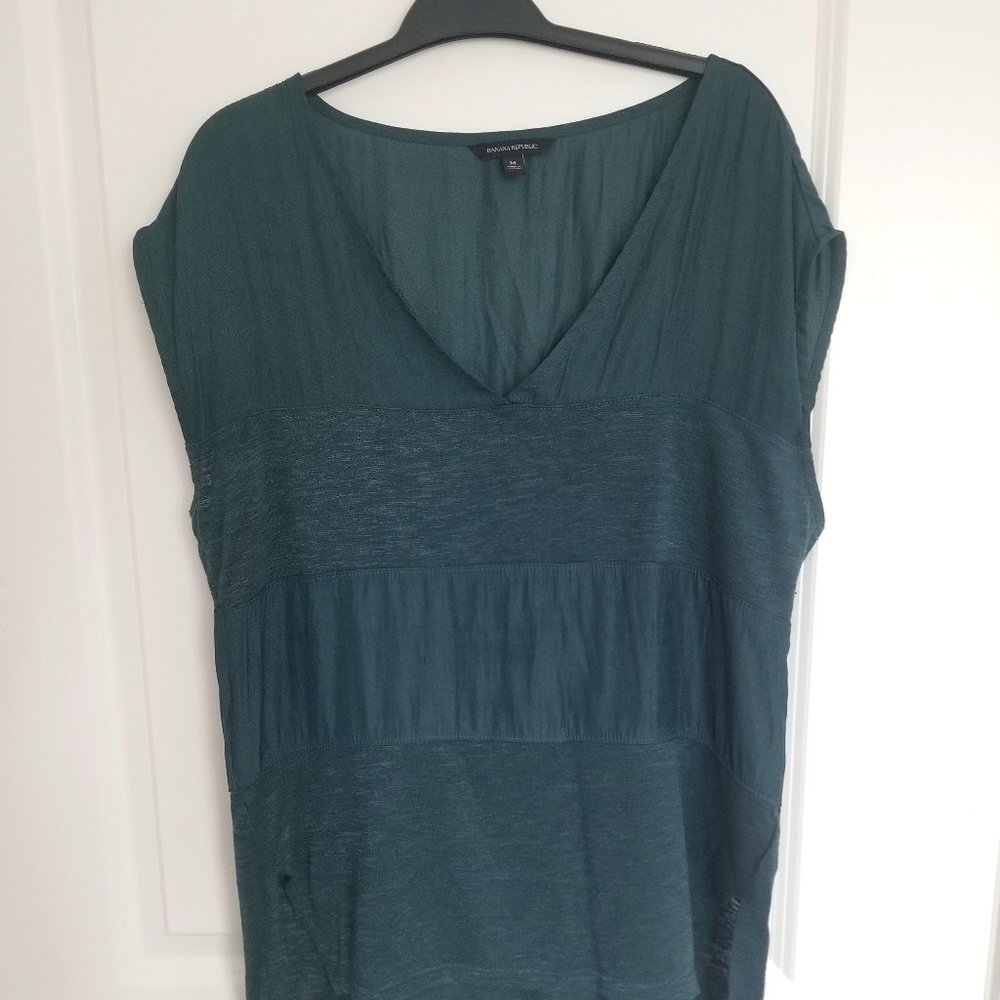 Banana Republic Mixed Media V-Neck Tunic Tee